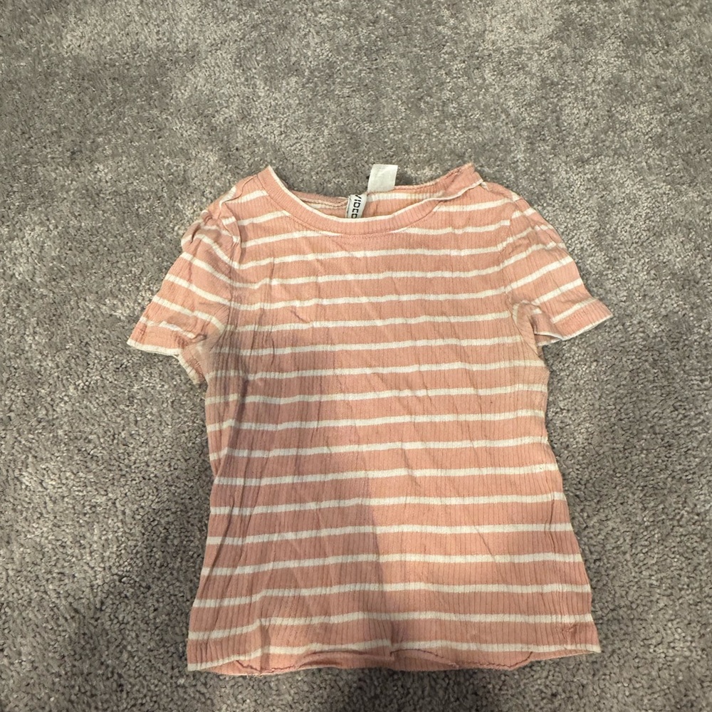 pink stripped cropped T-shirt